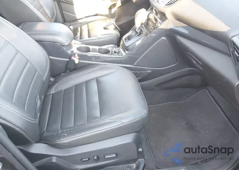 2015 Ford Escape Titanium z USA, uszkodzony, nr VIN 1FMCU9JX9FUA58932